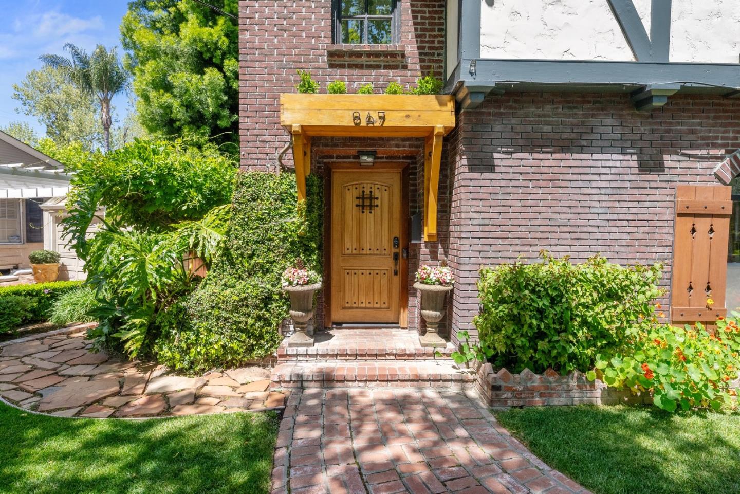Detail Gallery Image 4 of 82 For 967 Jansen Ave, San Jose,  CA 95125 - 4 Beds | 3 Baths