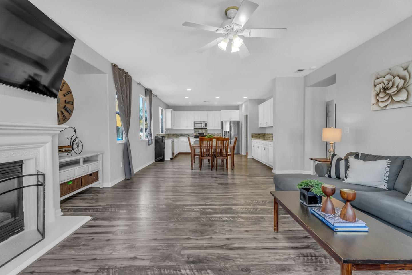 Detail Gallery Image 13 of 111 For 14 Bramante Ct, Oakley,  CA 94561 - 5 Beds | 3 Baths