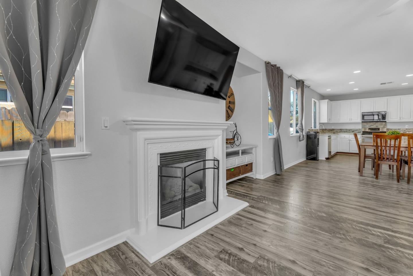 Detail Gallery Image 14 of 111 For 14 Bramante Ct, Oakley,  CA 94561 - 5 Beds | 3 Baths