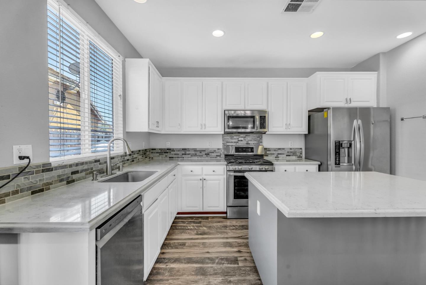 Detail Gallery Image 3 of 111 For 14 Bramante Ct, Oakley,  CA 94561 - 5 Beds | 3 Baths