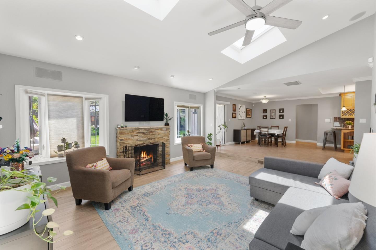 Detail Gallery Image 10 of 55 For 1054 Mitchell Ct, San Jose,  CA 95128 - 4 Beds | 2 Baths