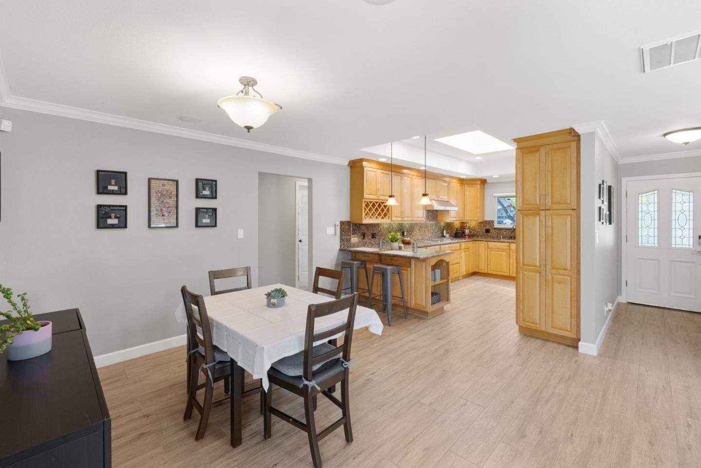 Detail Gallery Image 15 of 55 For 1054 Mitchell Ct, San Jose,  CA 95128 - 4 Beds | 2 Baths