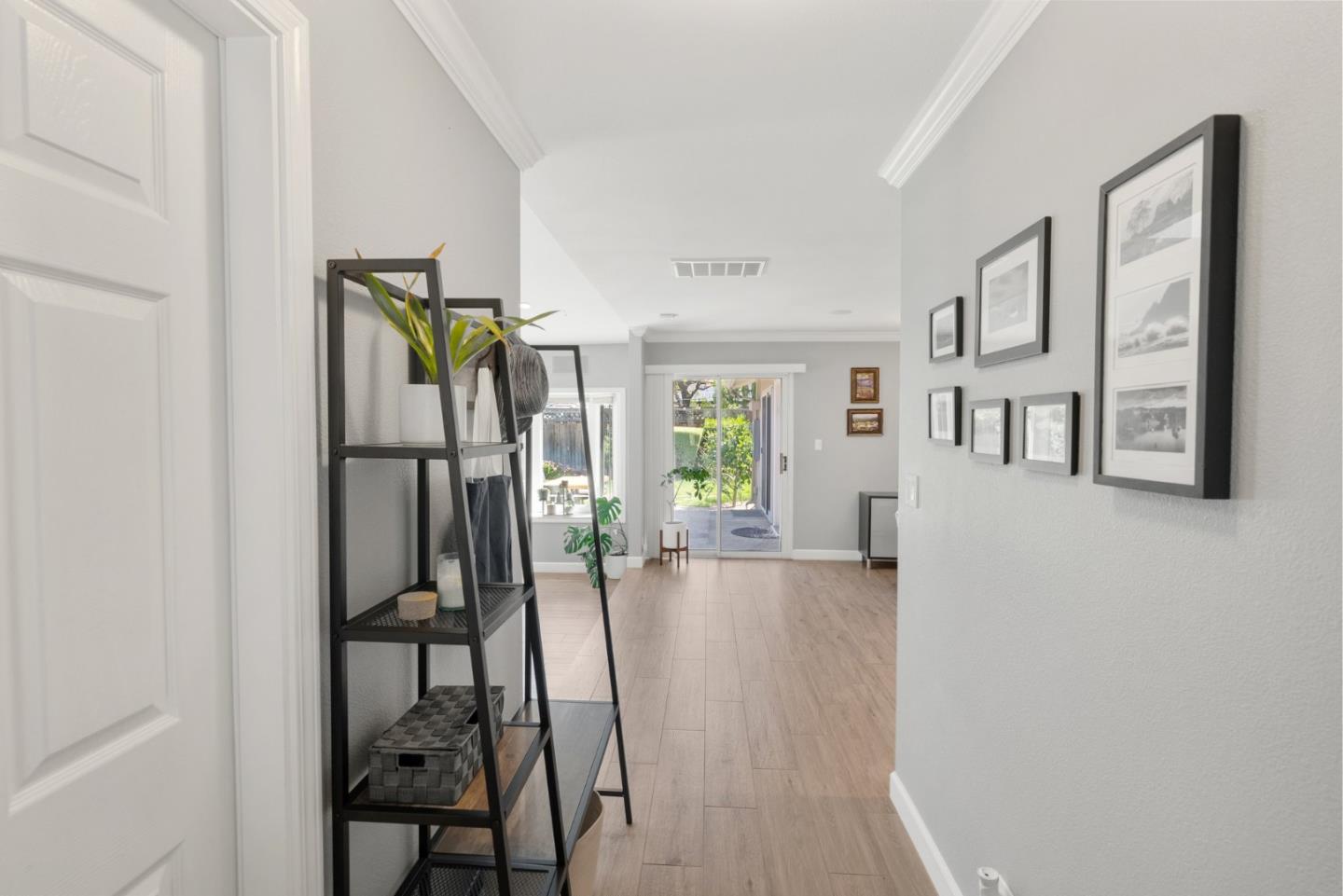 Detail Gallery Image 6 of 55 For 1054 Mitchell Ct, San Jose,  CA 95128 - 4 Beds | 2 Baths