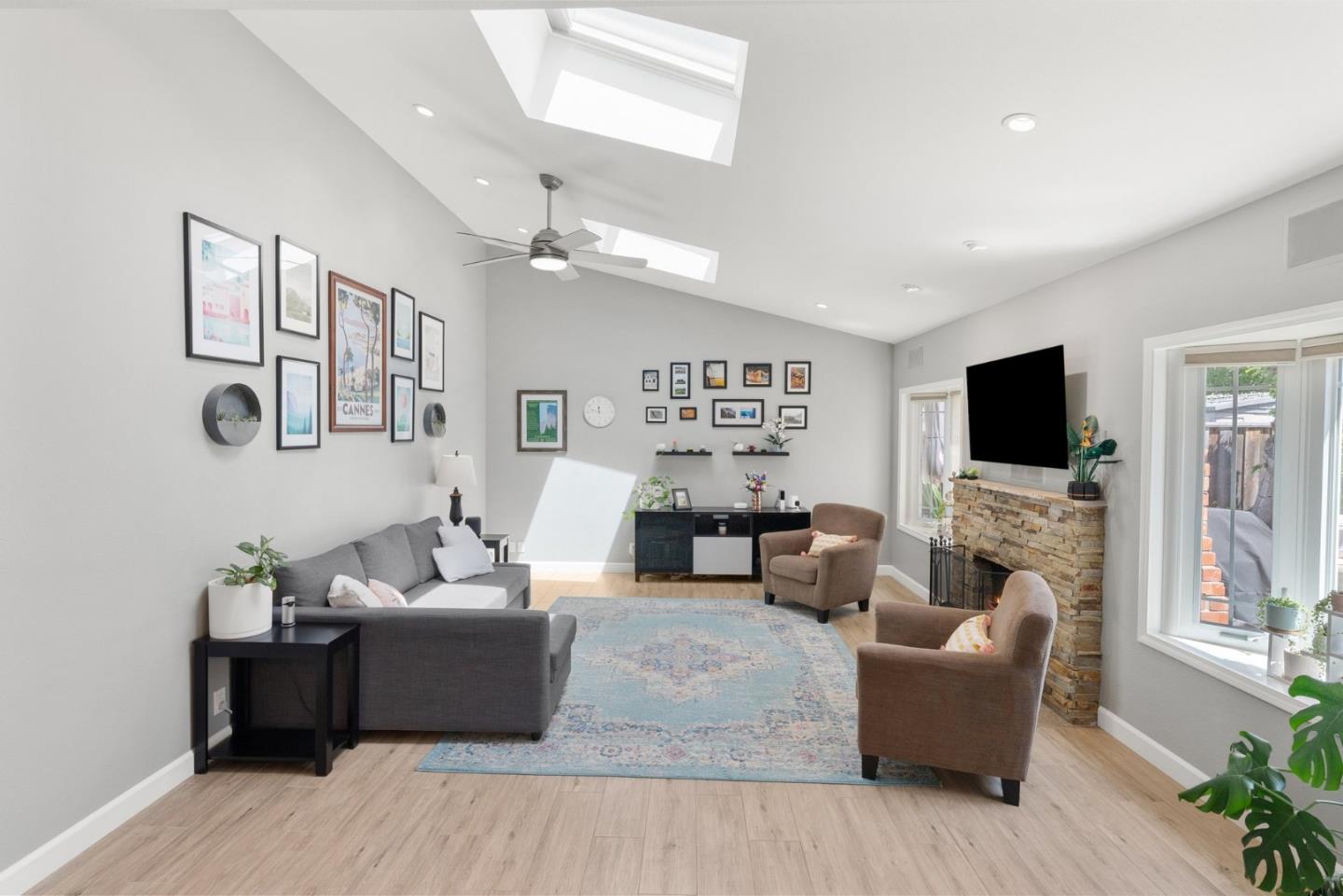 Detail Gallery Image 7 of 55 For 1054 Mitchell Ct, San Jose,  CA 95128 - 4 Beds | 2 Baths