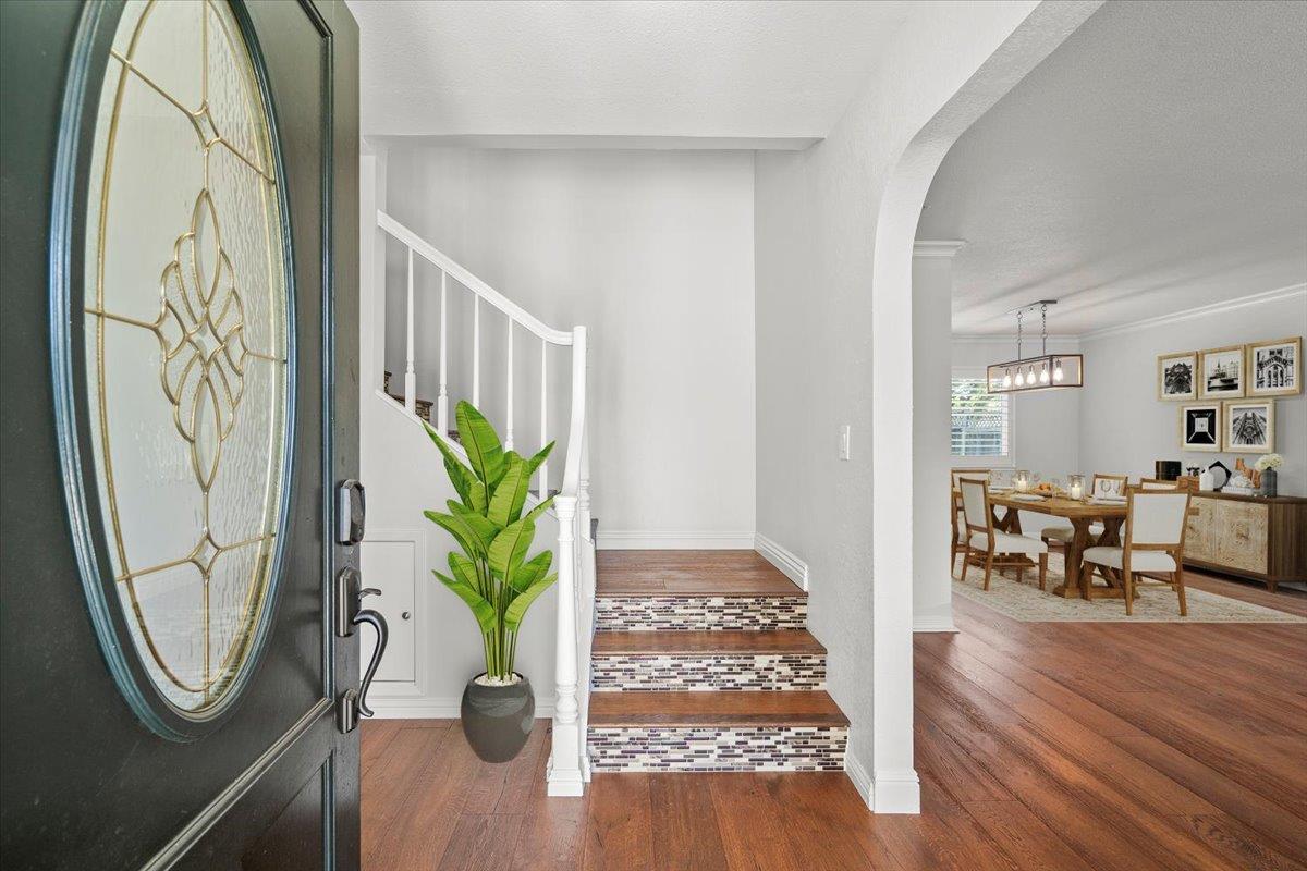 Detail Gallery Image 2 of 24 For 635 Gaundabert Ln, San Jose,  CA 95136 - 5 Beds | 3 Baths
