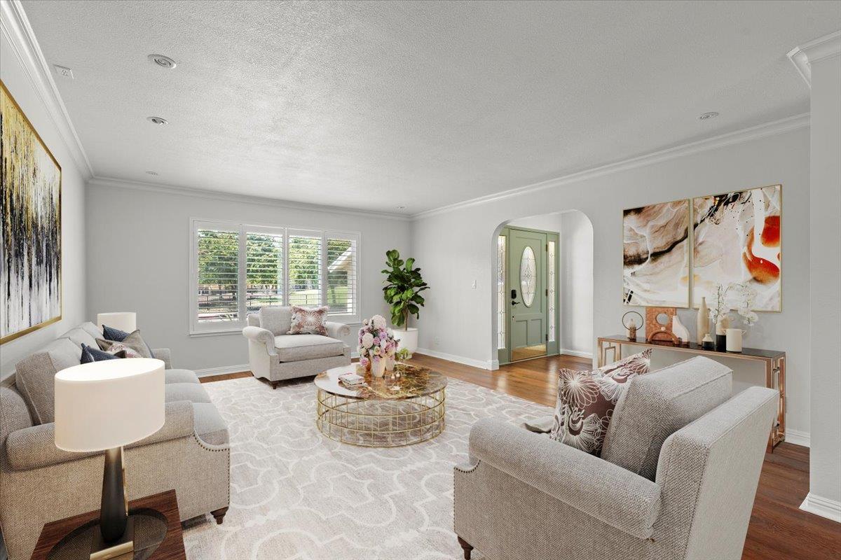 Detail Gallery Image 5 of 24 For 635 Gaundabert Ln, San Jose,  CA 95136 - 5 Beds | 3 Baths