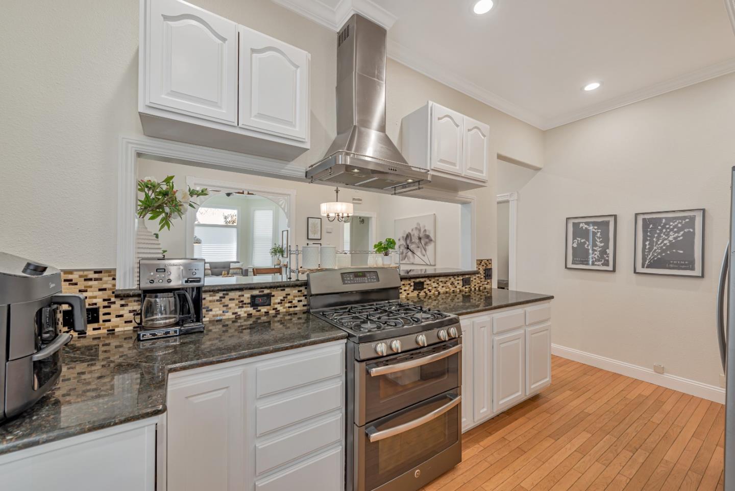 Detail Gallery Image 13 of 51 For 1466 Sanborn, San Jose,  CA 95110 - 3 Beds | 2 Baths