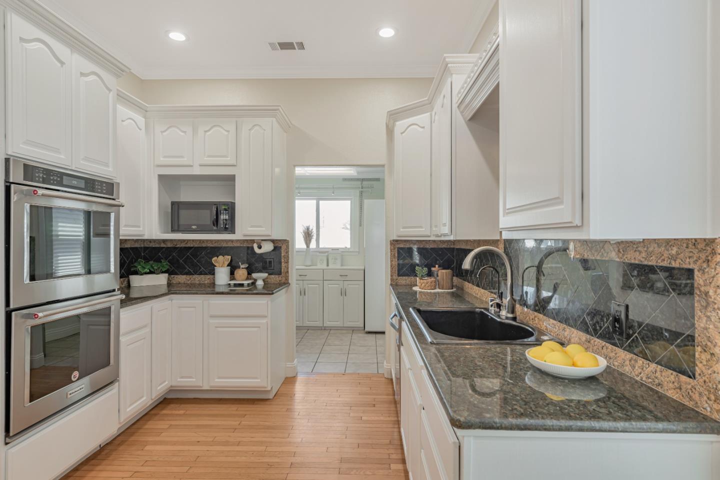 Detail Gallery Image 14 of 51 For 1466 Sanborn, San Jose,  CA 95110 - 3 Beds | 2 Baths