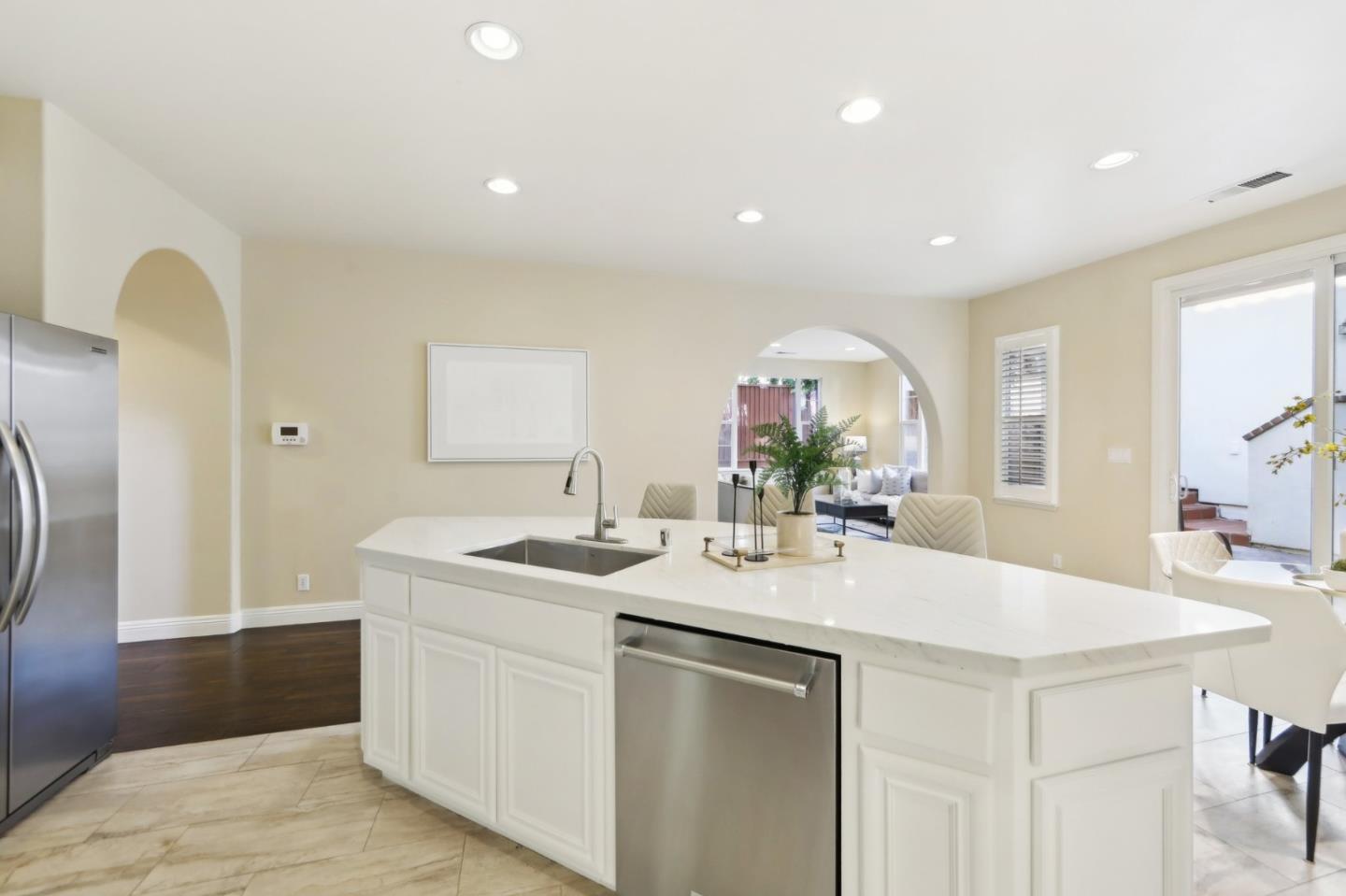 Detail Gallery Image 10 of 77 For 4128 Arezzo Pointe Ln, San Jose,  CA 95148 - 4 Beds | 3 Baths