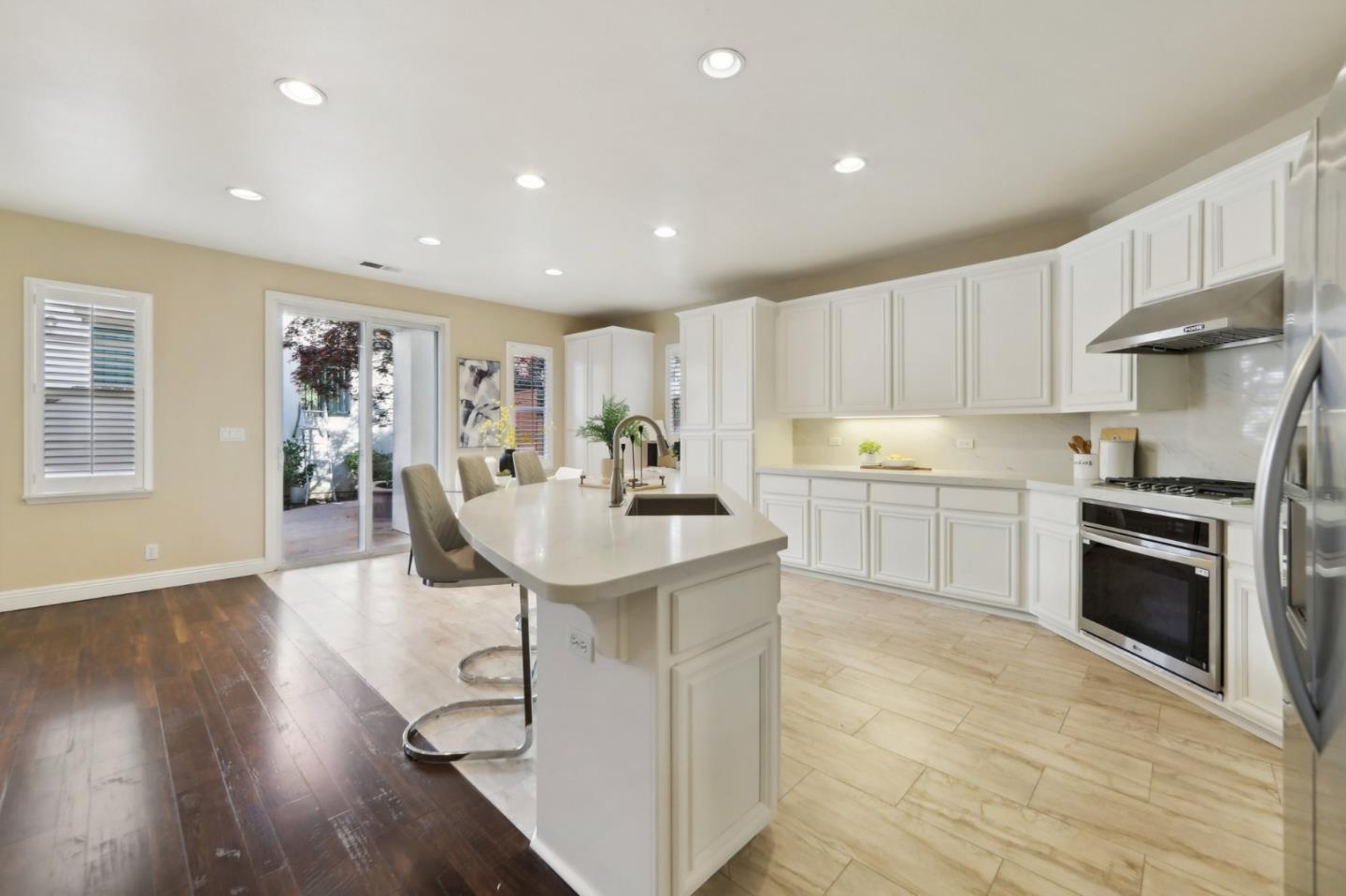 Detail Gallery Image 11 of 77 For 4128 Arezzo Pointe Ln, San Jose,  CA 95148 - 4 Beds | 3 Baths