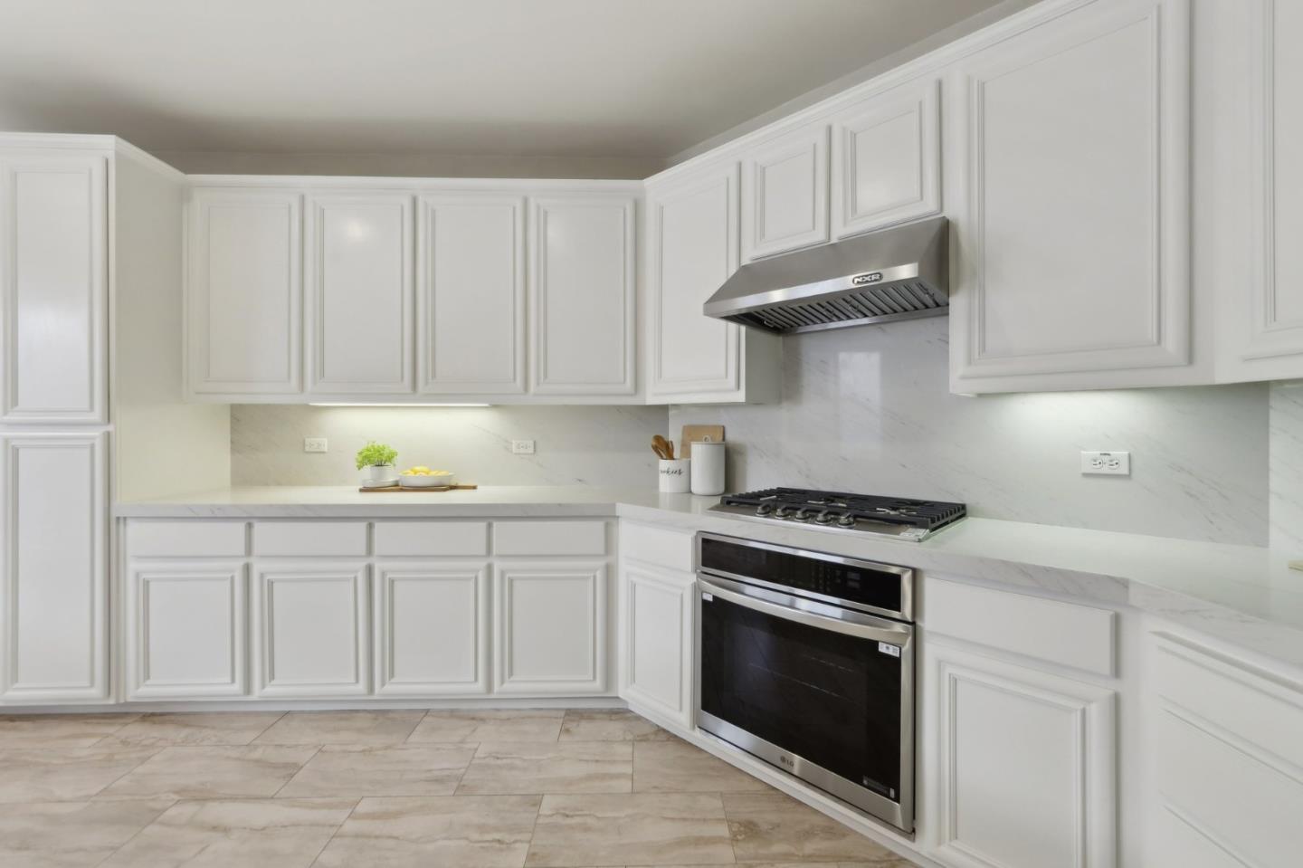Detail Gallery Image 13 of 77 For 4128 Arezzo Pointe Ln, San Jose,  CA 95148 - 4 Beds | 3 Baths