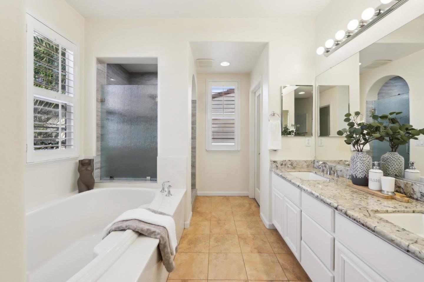 Detail Gallery Image 25 of 77 For 4128 Arezzo Pointe Ln, San Jose,  CA 95148 - 4 Beds | 3 Baths