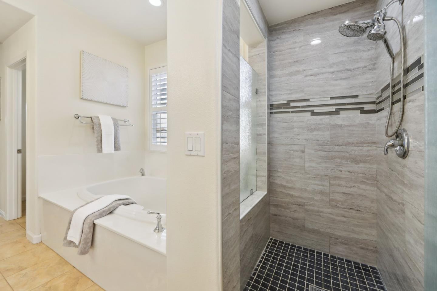Detail Gallery Image 28 of 77 For 4128 Arezzo Pointe Ln, San Jose,  CA 95148 - 4 Beds | 3 Baths
