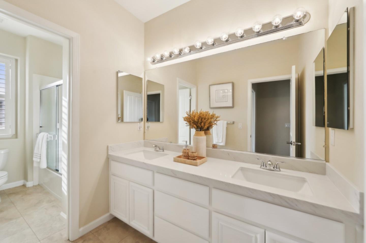 Detail Gallery Image 34 of 77 For 4128 Arezzo Pointe Ln, San Jose,  CA 95148 - 4 Beds | 3 Baths