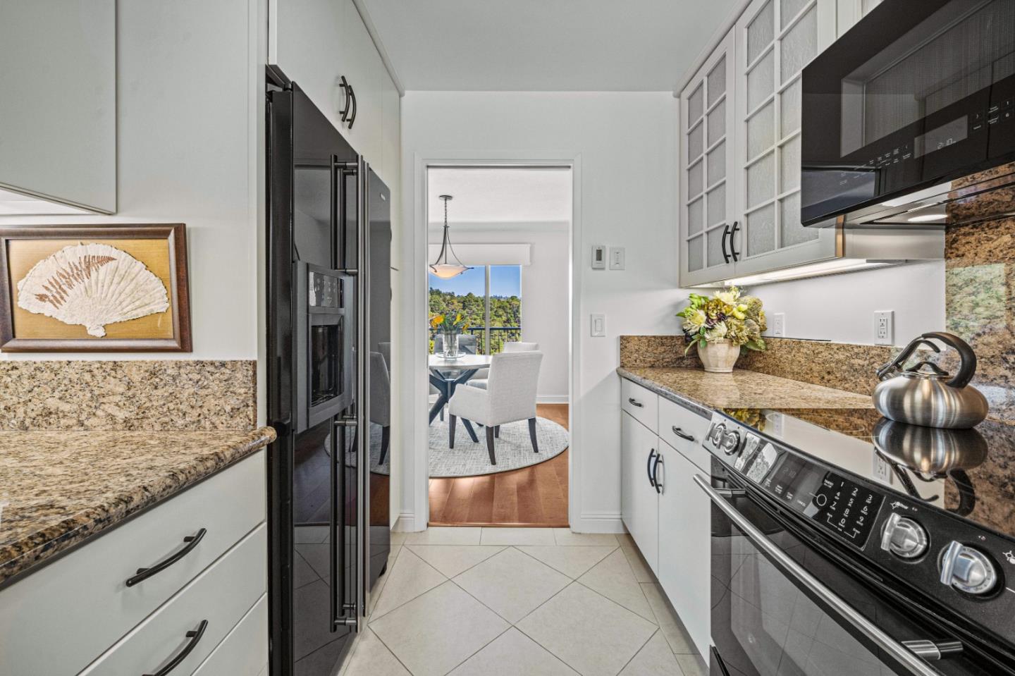 Detail Gallery Image 11 of 31 For 221 Del Mesa Carmel, Carmel,  CA 93923 - 2 Beds | 2 Baths