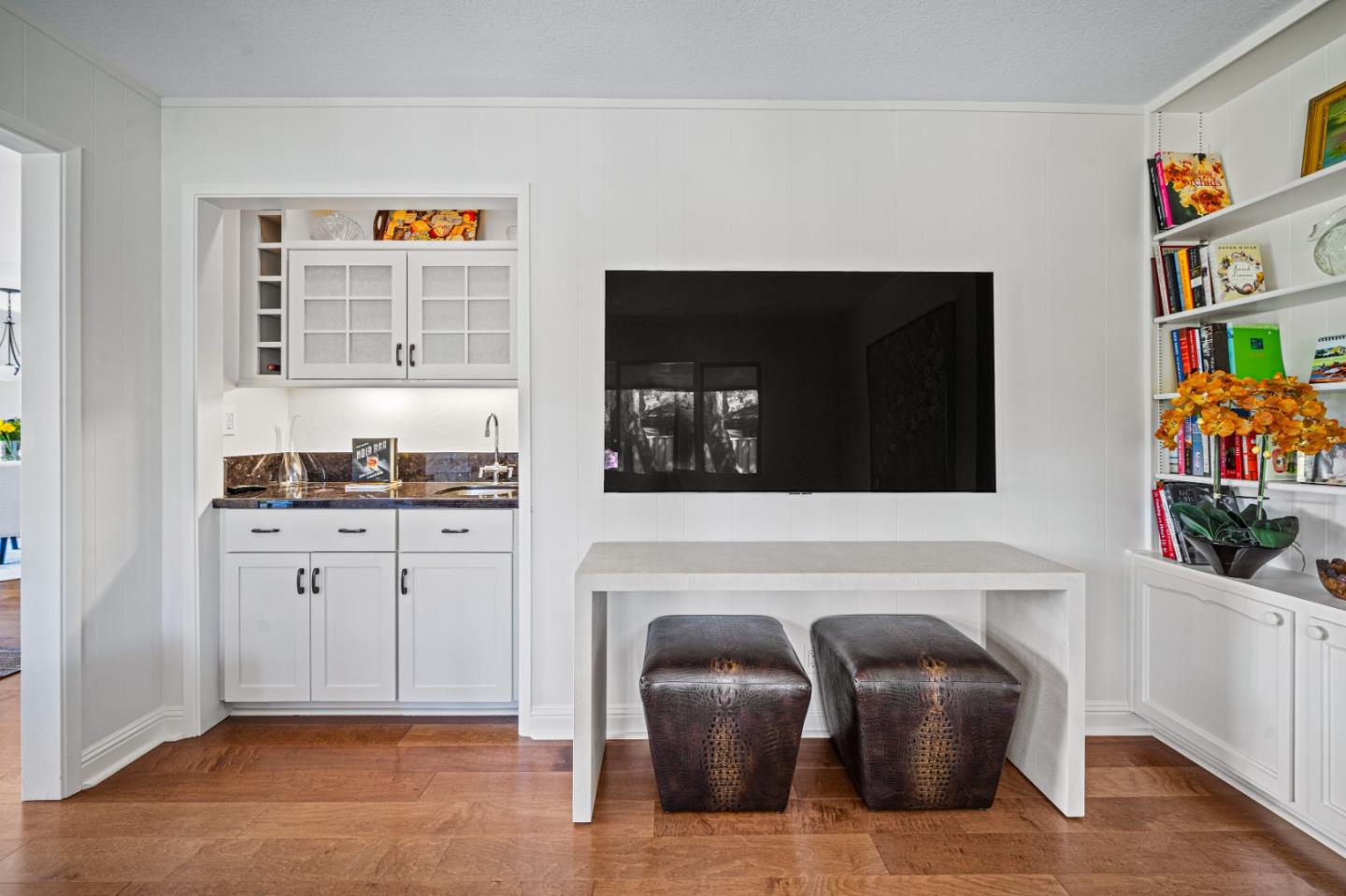 Detail Gallery Image 17 of 31 For 221 Del Mesa Carmel, Carmel,  CA 93923 - 2 Beds | 2 Baths