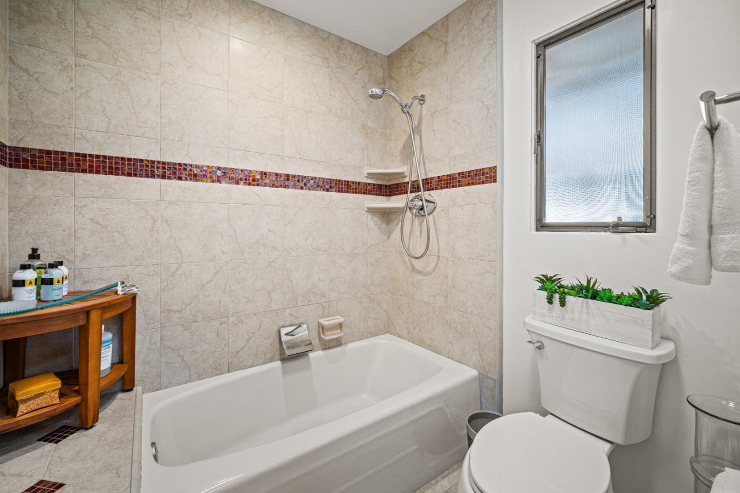 Detail Gallery Image 24 of 31 For 221 Del Mesa Carmel, Carmel,  CA 93923 - 2 Beds | 2 Baths
