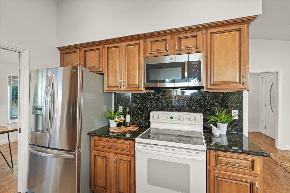 Detail Gallery Image 13 of 34 For 4908 Rice Dr, San Jose,  CA 95111 - 4 Beds | 2 Baths