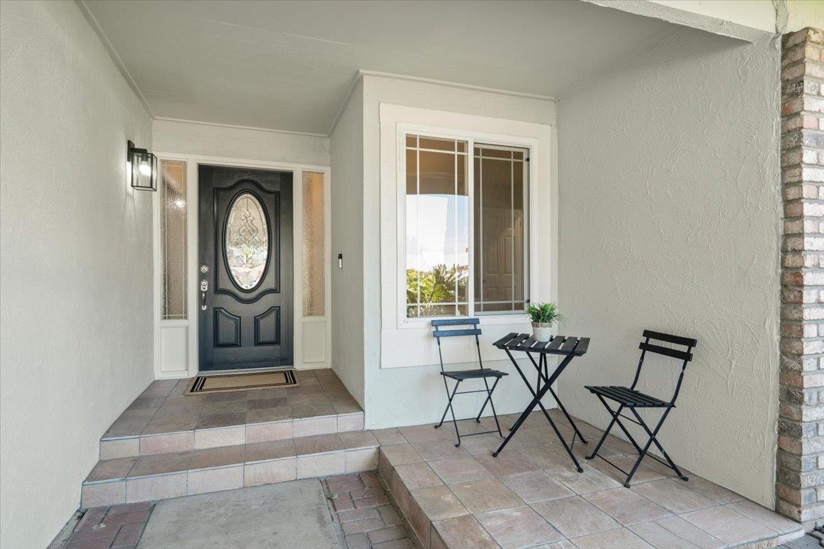 Detail Gallery Image 3 of 34 For 4908 Rice Dr, San Jose,  CA 95111 - 4 Beds | 2 Baths