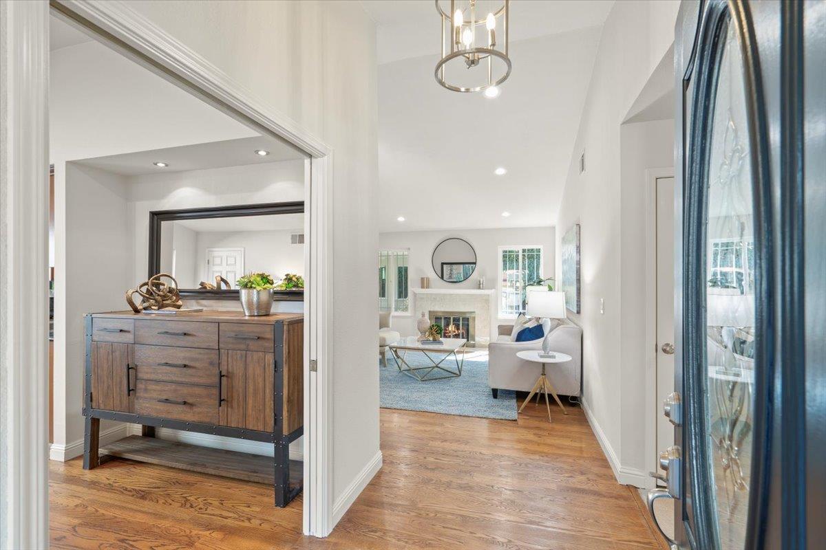 Detail Gallery Image 4 of 34 For 4908 Rice Dr, San Jose,  CA 95111 - 4 Beds | 2 Baths