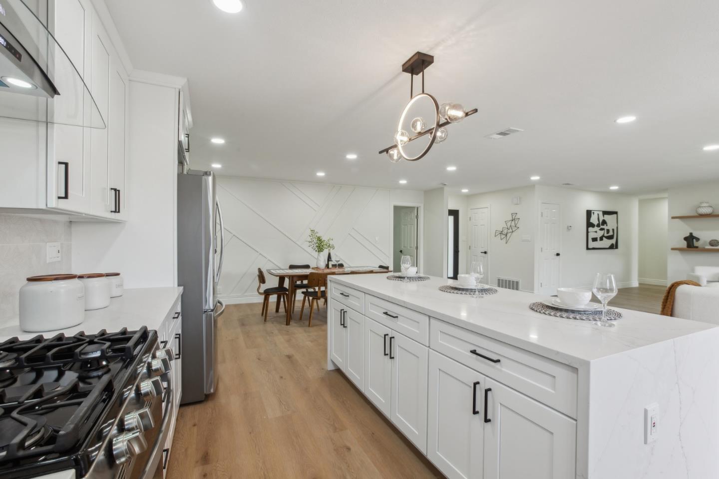 Detail Gallery Image 13 of 43 For 639 Curie Dr, San Jose,  CA 95123 - 3 Beds | 2 Baths