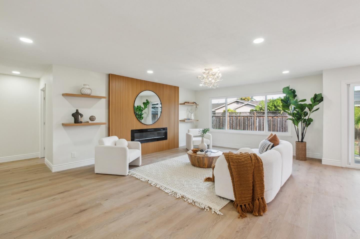 Detail Gallery Image 4 of 43 For 639 Curie Dr, San Jose,  CA 95123 - 3 Beds | 2 Baths