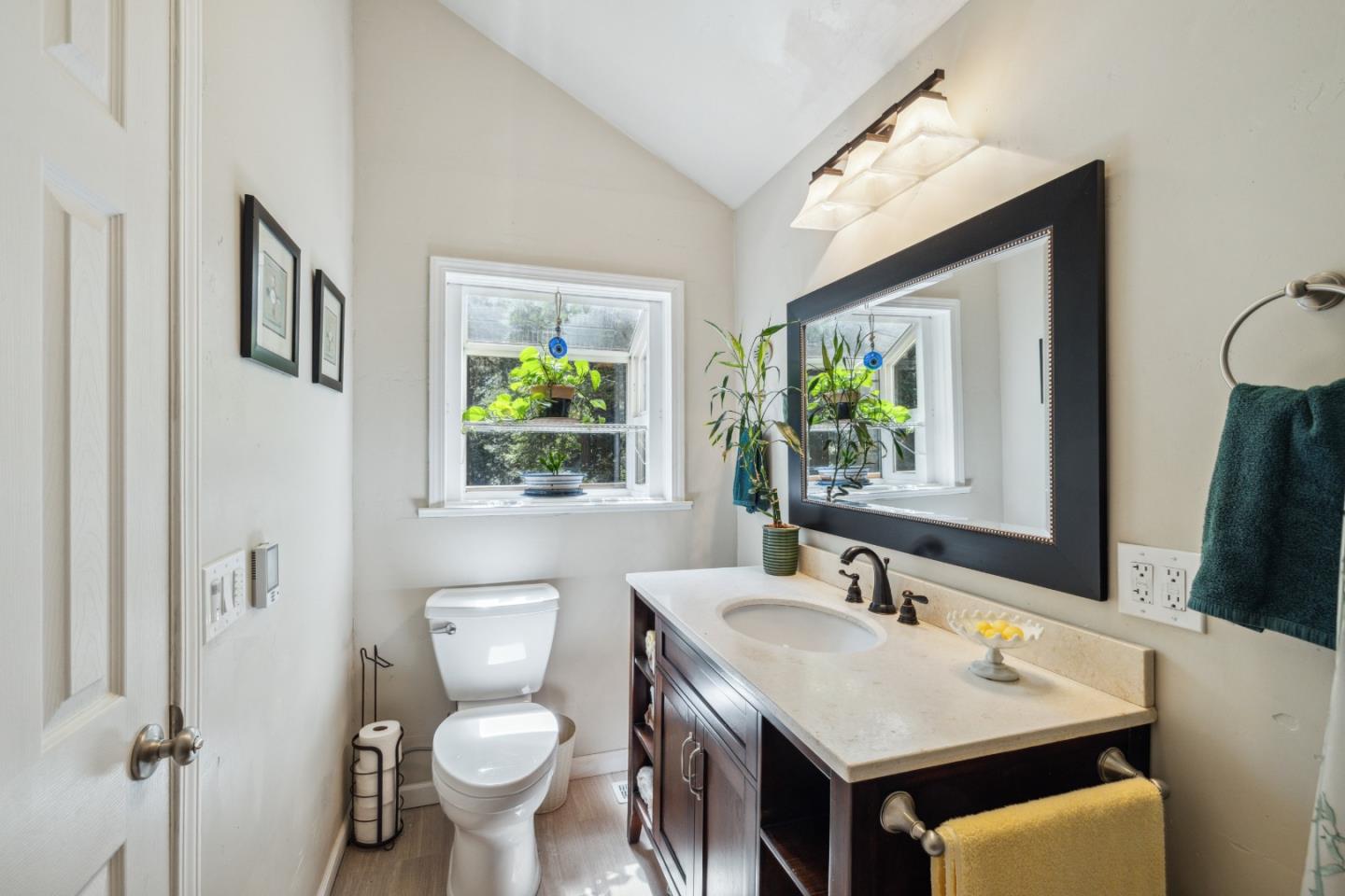 Detail Gallery Image 12 of 34 For 415 Gold Ave, Felton,  CA 95018 - 2 Beds | 2 Baths