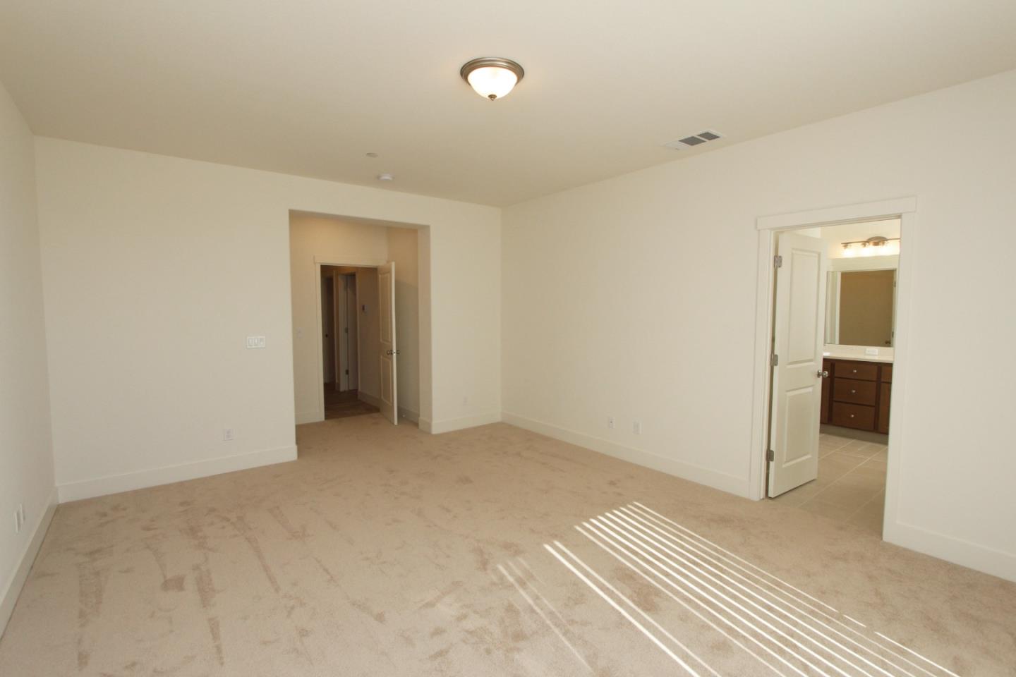Detail Gallery Image 10 of 14 For 1129 Pearl Dr, Los Banos,  CA 93635 - 4 Beds | 2 Baths