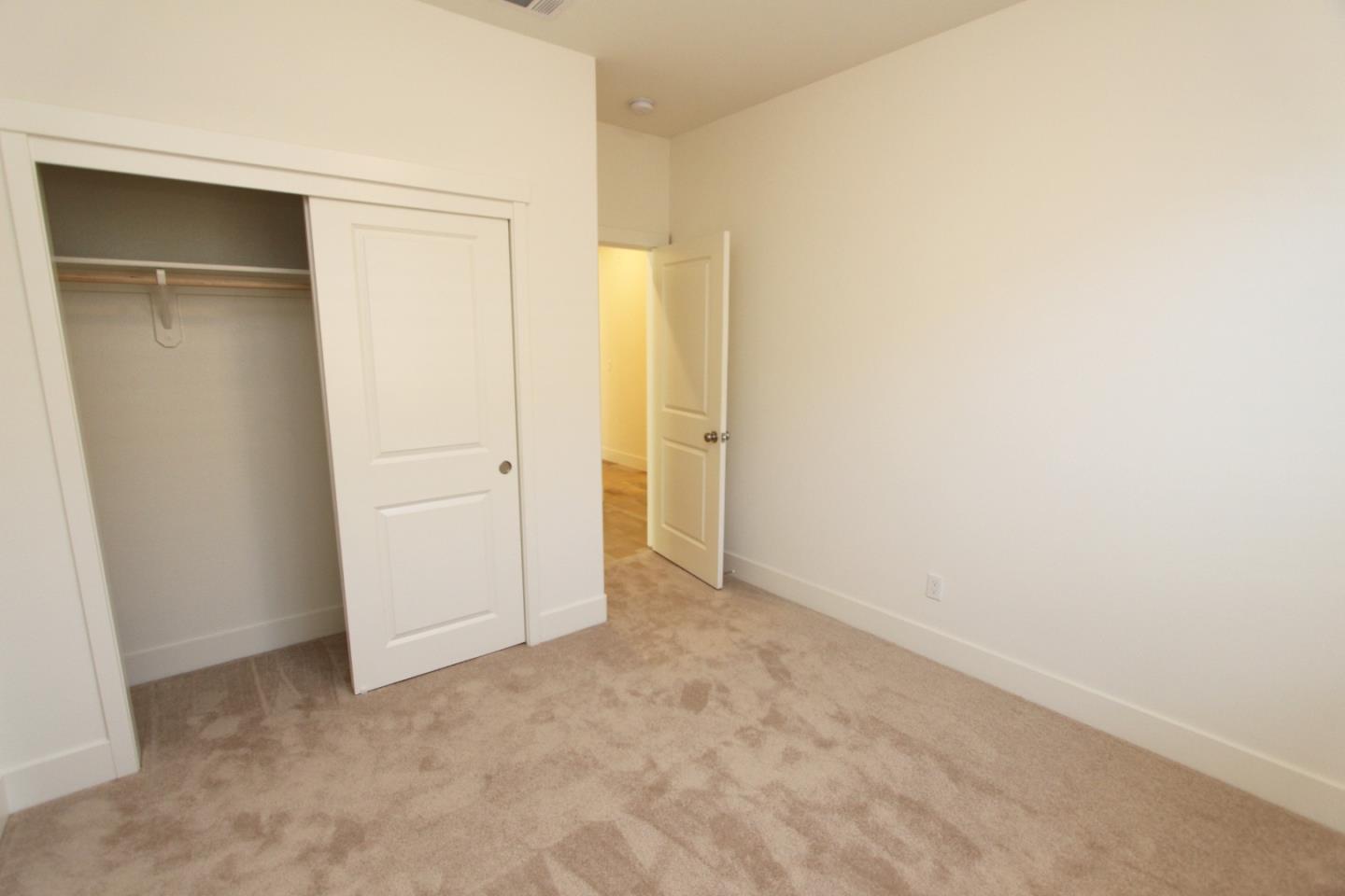 Detail Gallery Image 12 of 14 For 1129 Pearl Dr, Los Banos,  CA 93635 - 4 Beds | 2 Baths