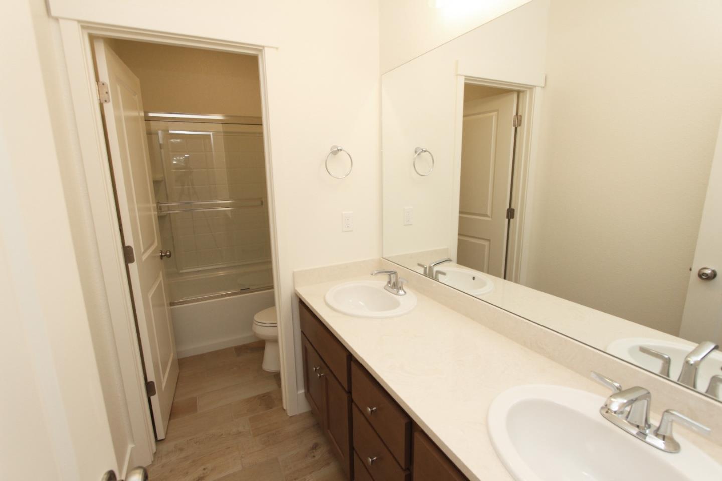 Detail Gallery Image 13 of 14 For 1129 Pearl Dr, Los Banos,  CA 93635 - 4 Beds | 2 Baths