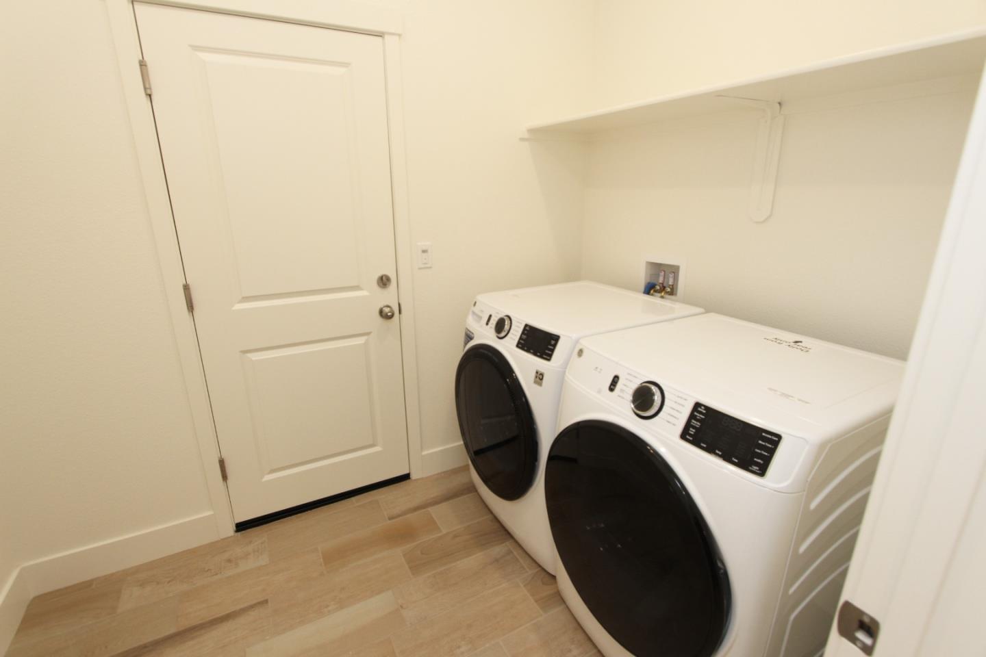 Detail Gallery Image 7 of 14 For 1129 Pearl Dr, Los Banos,  CA 93635 - 4 Beds | 2 Baths