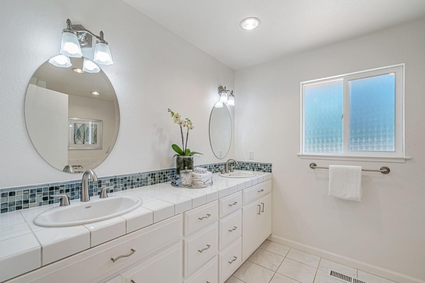 Detail Gallery Image 29 of 43 For 1536 Saint Helena Dr, Danville,  CA 94526 - 4 Beds | 3 Baths