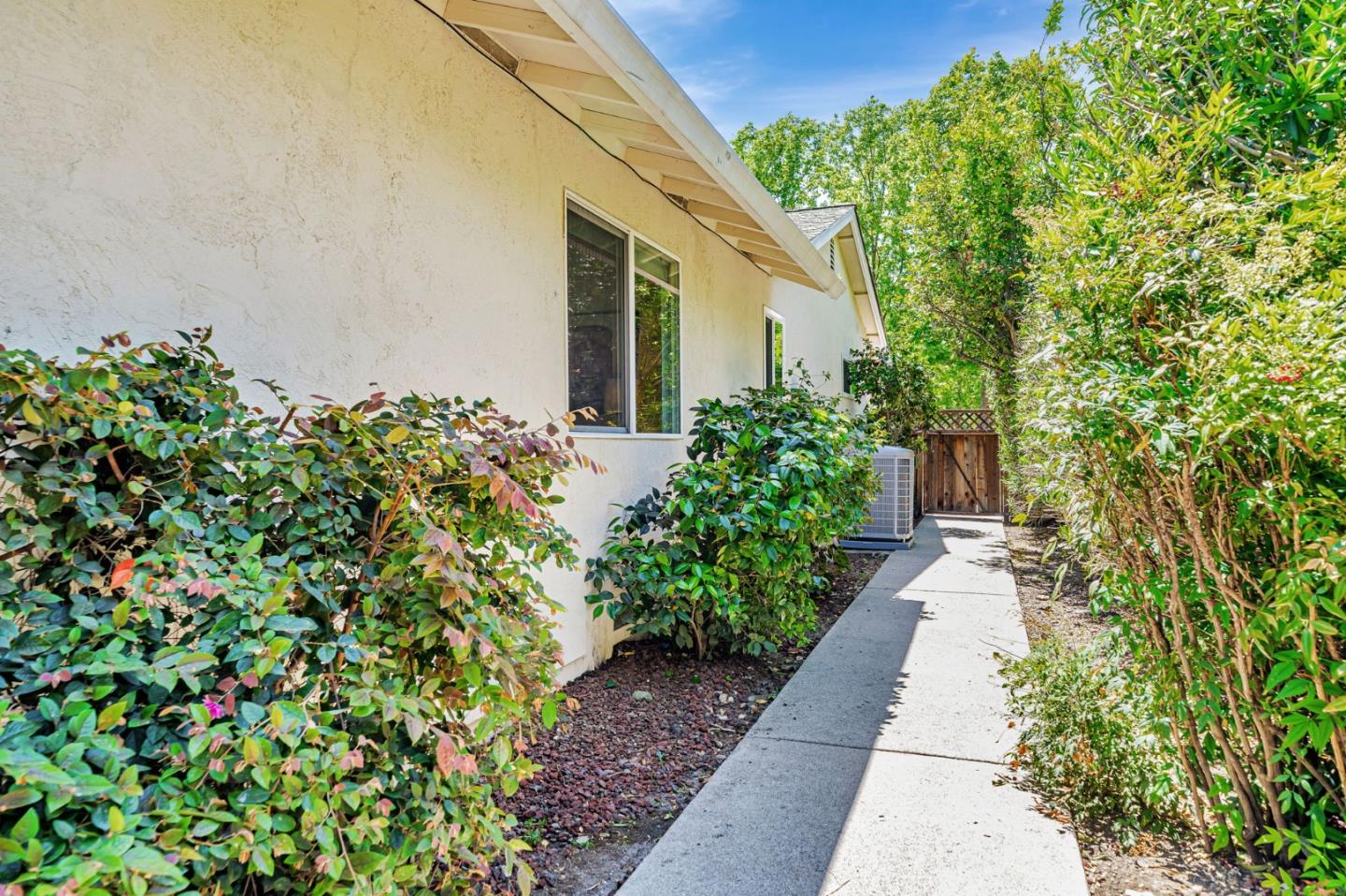 Detail Gallery Image 37 of 43 For 1536 Saint Helena Dr, Danville,  CA 94526 - 4 Beds | 3 Baths