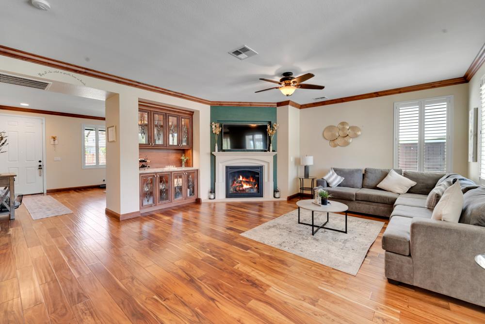 Detail Gallery Image 15 of 51 For 2369 S Creekside Dr, Los Banos,  CA 93635 - 3 Beds | 2/1 Baths