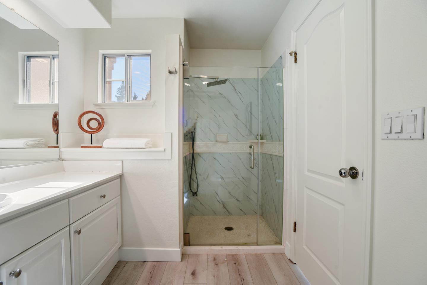 Detail Gallery Image 12 of 22 For 989 Asilomar Ter #4,  Sunnyvale,  CA 94086 - 3 Beds | 3/1 Baths