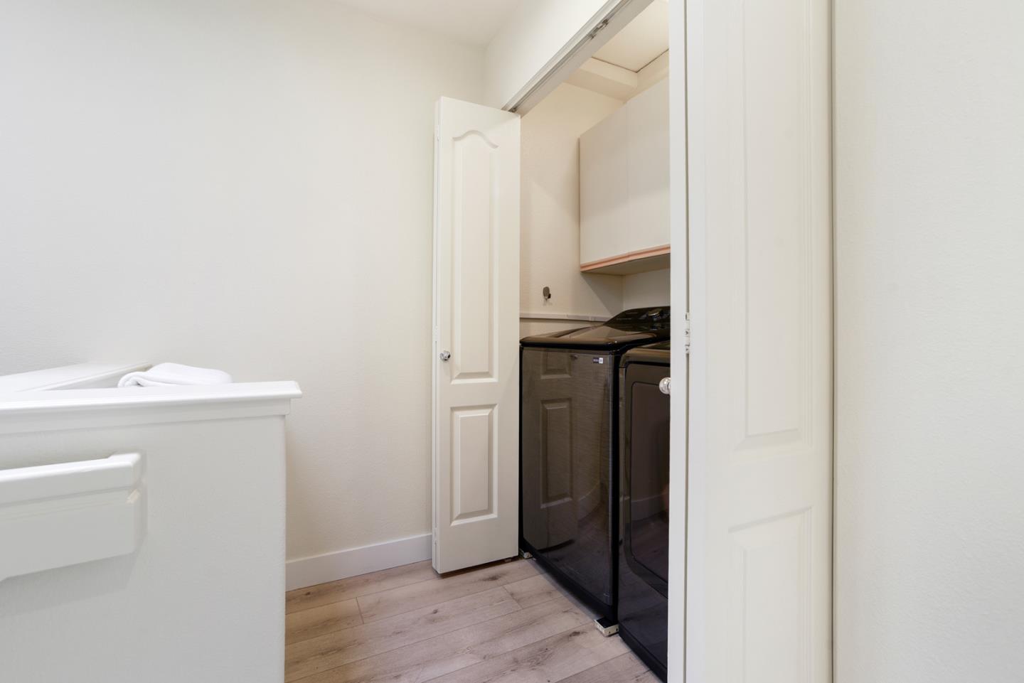 Detail Gallery Image 15 of 22 For 989 Asilomar Ter #4,  Sunnyvale,  CA 94086 - 3 Beds | 3/1 Baths