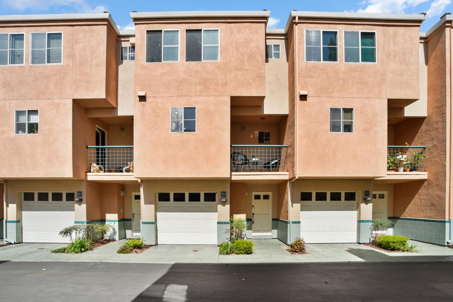 Detail Gallery Image 20 of 22 For 989 Asilomar Ter #4,  Sunnyvale,  CA 94086 - 3 Beds | 3/1 Baths