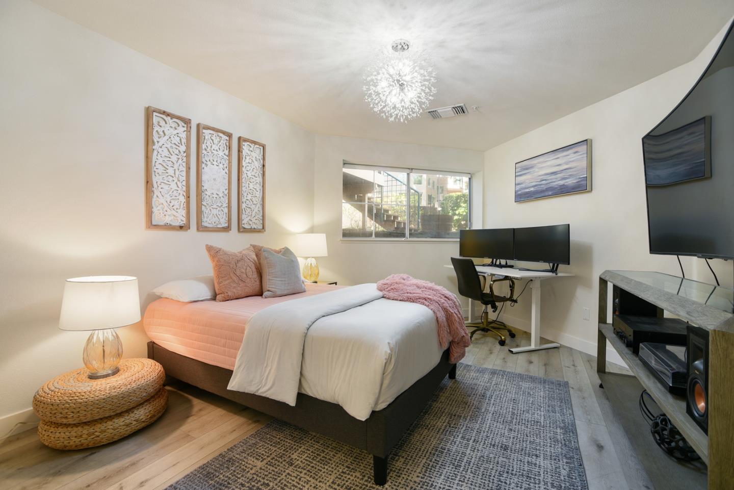 Detail Gallery Image 8 of 22 For 989 Asilomar Ter #4,  Sunnyvale,  CA 94086 - 3 Beds | 3/1 Baths