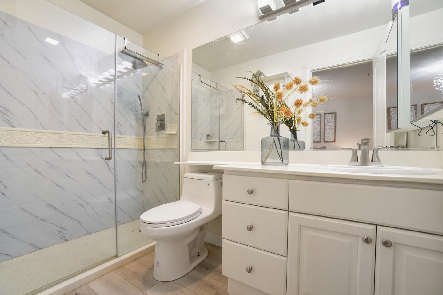 Detail Gallery Image 9 of 22 For 989 Asilomar Ter #4,  Sunnyvale,  CA 94086 - 3 Beds | 3/1 Baths