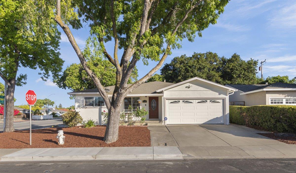 Detail Gallery Image 4 of 34 For 2804 Steinhart Ct, Santa Clara,  CA 95051 - 3 Beds | 2 Baths