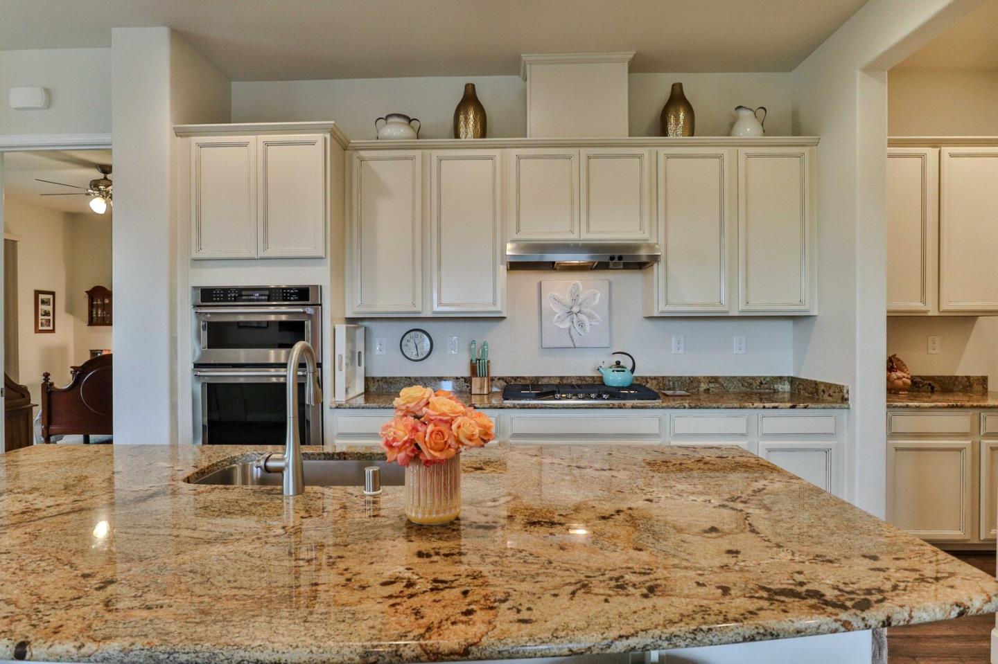Detail Gallery Image 13 of 94 For 2671 Glen Echo Ln, Manteca,  CA 95336 - 3 Beds | 2 Baths
