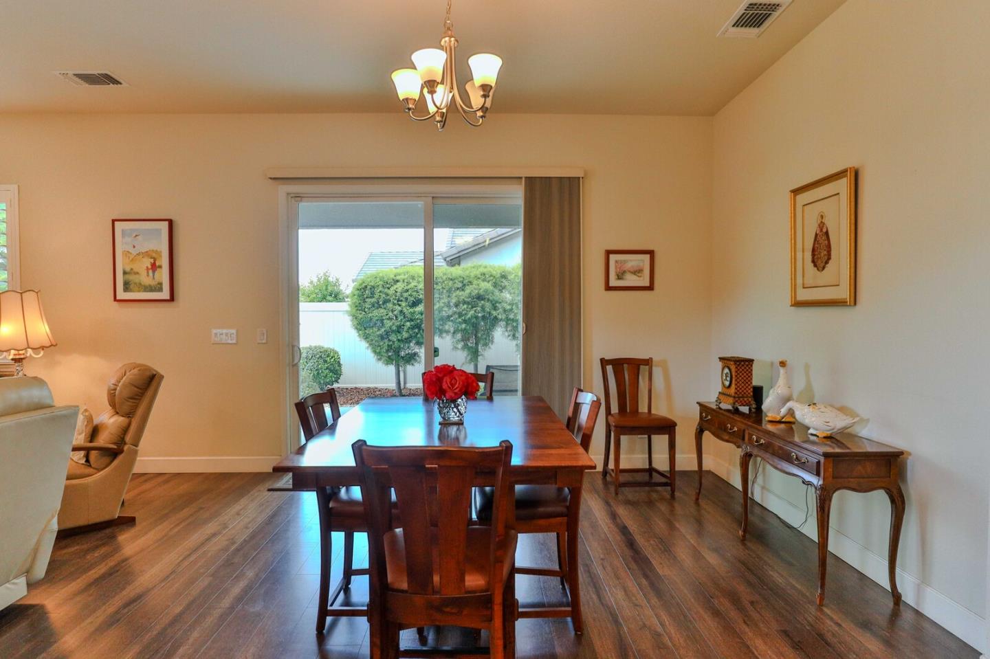 Detail Gallery Image 14 of 94 For 2671 Glen Echo Ln, Manteca,  CA 95336 - 3 Beds | 2 Baths