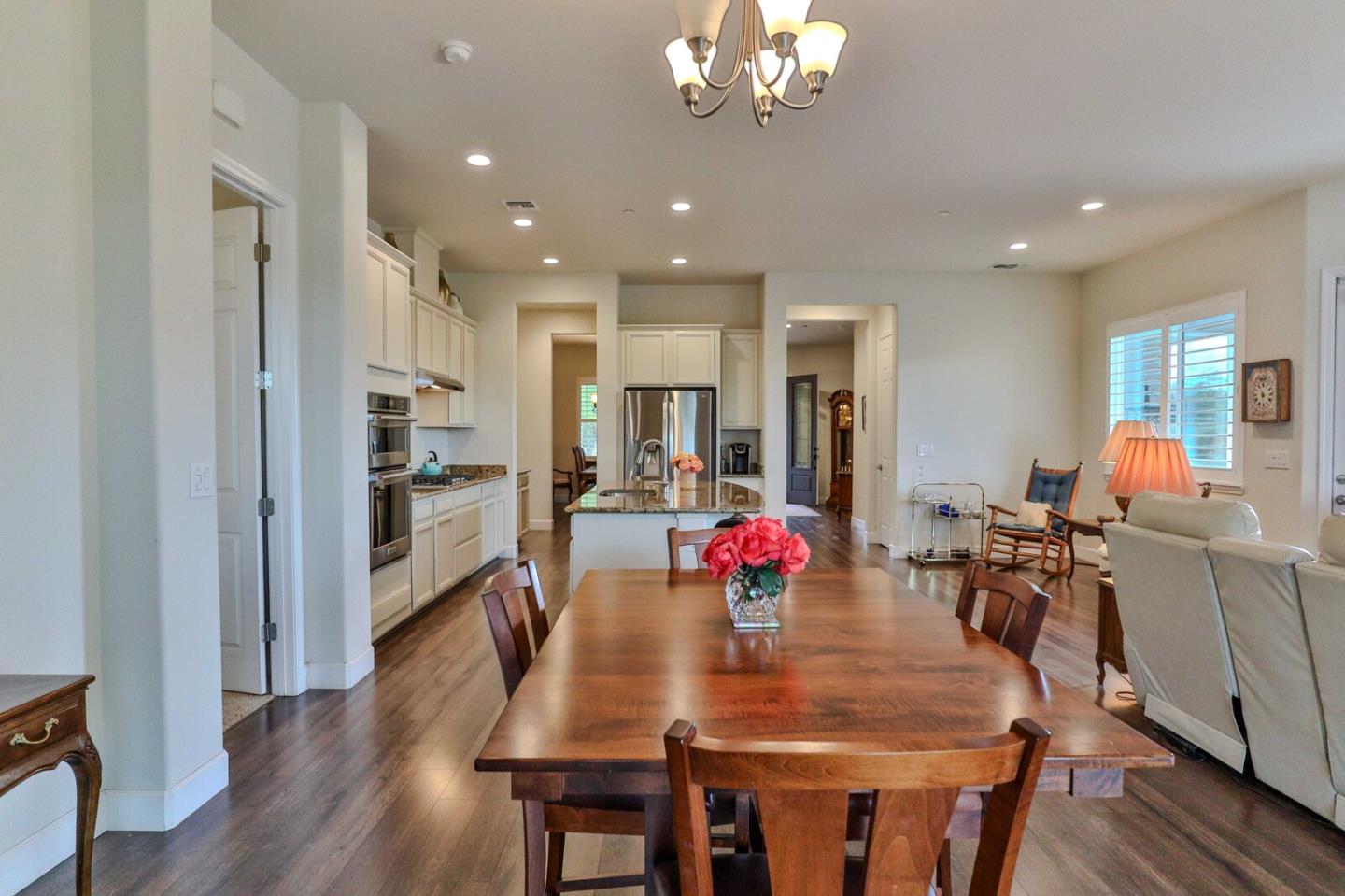 Detail Gallery Image 15 of 94 For 2671 Glen Echo Ln, Manteca,  CA 95336 - 3 Beds | 2 Baths