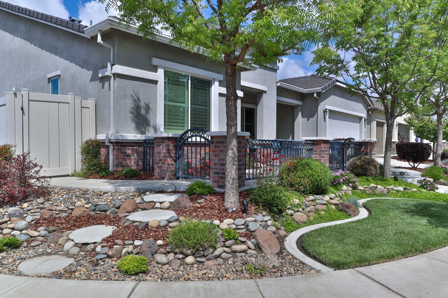 Detail Gallery Image 2 of 94 For 2671 Glen Echo Ln, Manteca,  CA 95336 - 3 Beds | 2 Baths