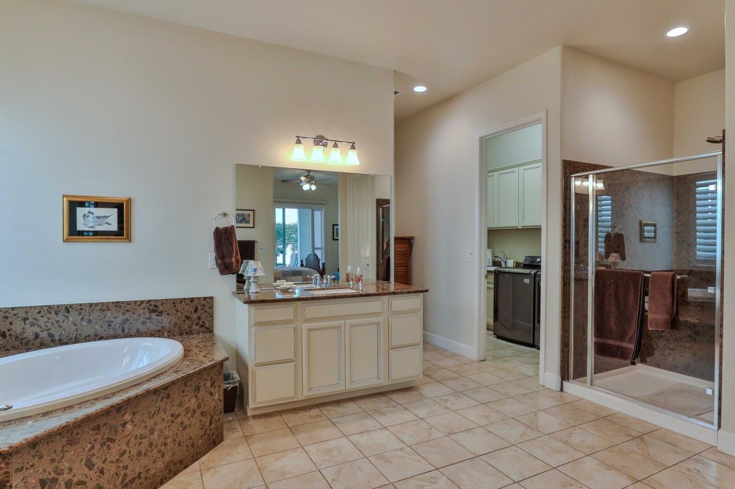 Detail Gallery Image 24 of 94 For 2671 Glen Echo Ln, Manteca,  CA 95336 - 3 Beds | 2 Baths