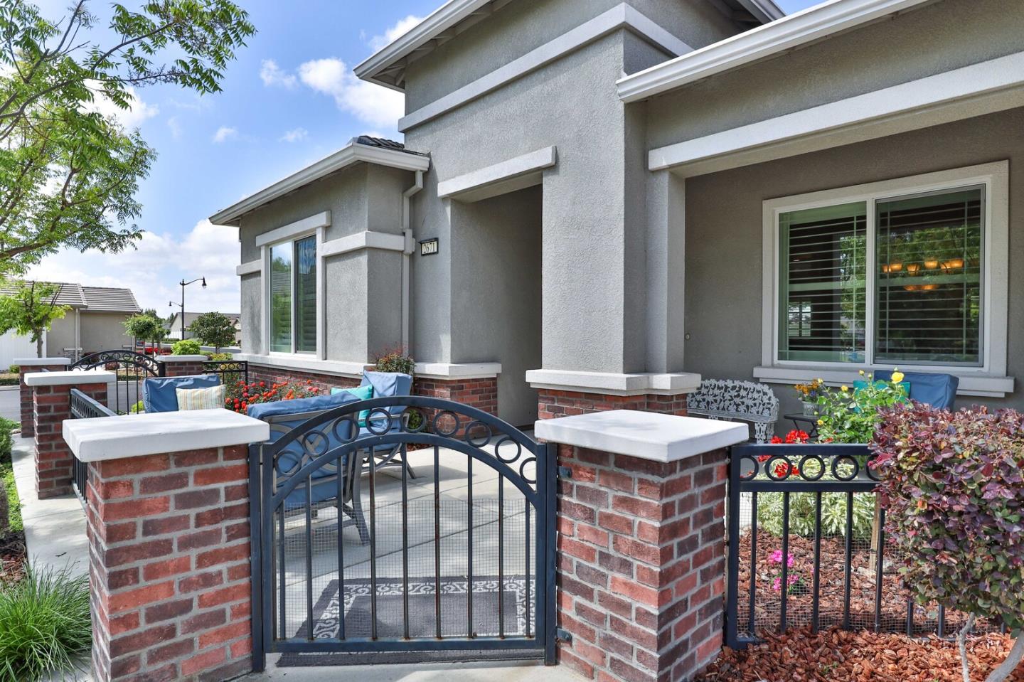Detail Gallery Image 3 of 94 For 2671 Glen Echo Ln, Manteca,  CA 95336 - 3 Beds | 2 Baths