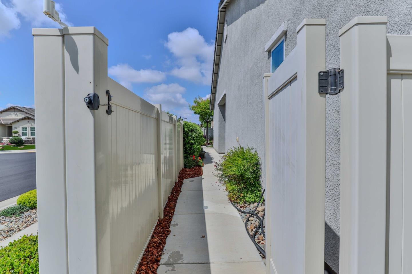 Detail Gallery Image 46 of 94 For 2671 Glen Echo Ln, Manteca,  CA 95336 - 3 Beds | 2 Baths