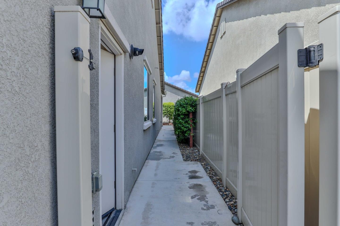 Detail Gallery Image 49 of 94 For 2671 Glen Echo Ln, Manteca,  CA 95336 - 3 Beds | 2 Baths