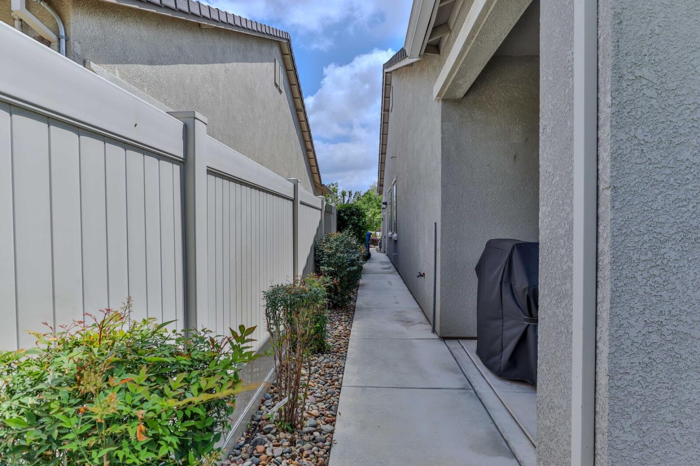 Detail Gallery Image 50 of 94 For 2671 Glen Echo Ln, Manteca,  CA 95336 - 3 Beds | 2 Baths