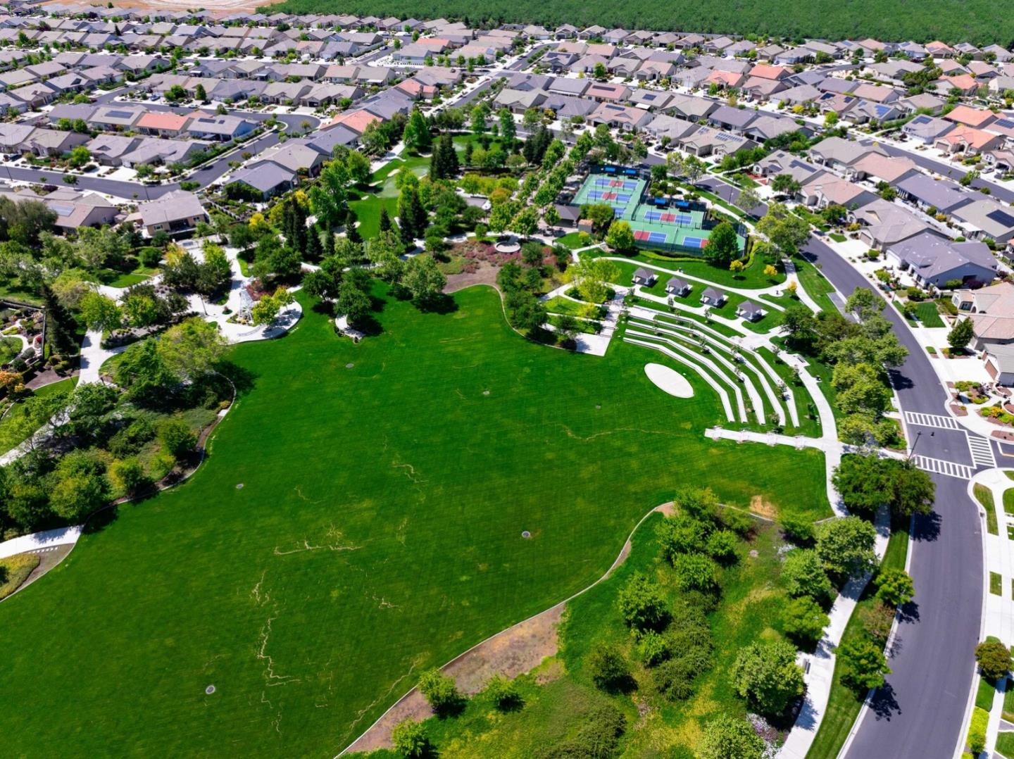 Detail Gallery Image 73 of 94 For 2671 Glen Echo Ln, Manteca,  CA 95336 - 3 Beds | 2 Baths